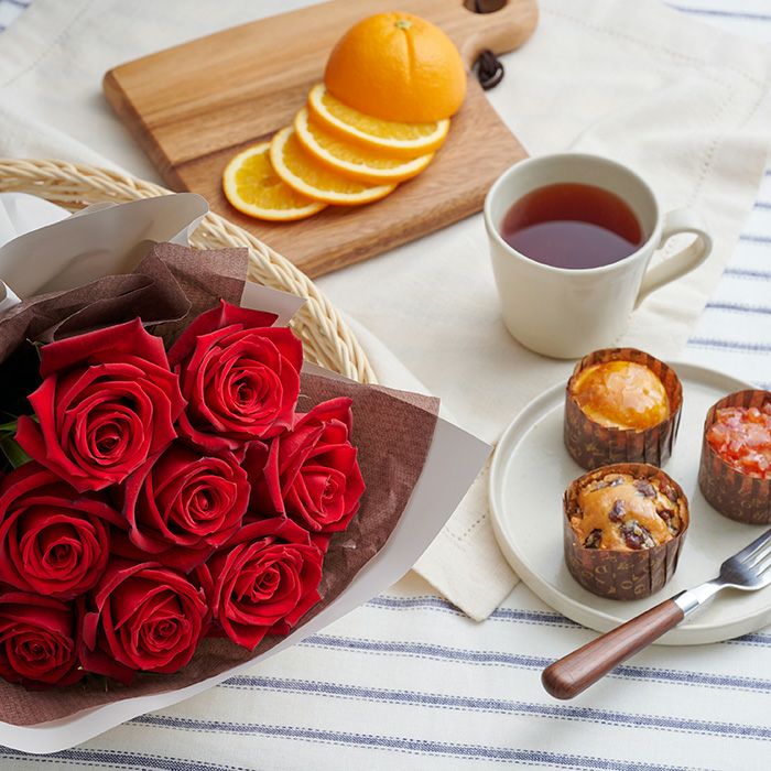 ホシファーム　フリルブーケ　ルージュ８本＆ホシフルーツ　煌めき果実のカップケーキ３個