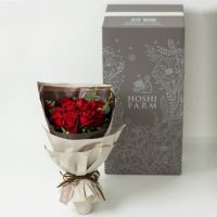 オリジナルデザインボックスでお届けする、ギフトに人気の真っ赤な花束