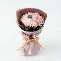 ピンクのバラ８本の花束
