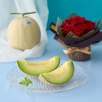 ホシフルーツ_メロンと薔薇のギフトセット_花と実の極み きらら星　静岡県産アールスメロン＆そのまま飾れる薔薇アレンジメントルージュ