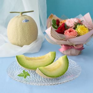 【送料込】花と実の極み きらら星　静岡県産アールスメロン＆薔薇アレンジメント カラフル《FMR-02D》