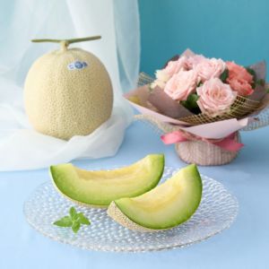 【送料込】花と実の極み きらら星　静岡県産アールスメロン＆薔薇アレンジメント スイート《FMR-05D》
