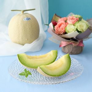 【送料込】花と実の極み きらら星　静岡県産アールスメロン＆薔薇アレンジメント ロマン《FMR-06D》