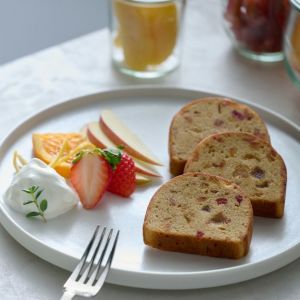 フルーツをたっぷり使ったパウンドケーキ