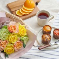 ホシファーム　フリルブーケ　パッション８本＆ホシフルーツ　煌めき果実のカップケーキ３個