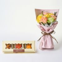 ホシファーム　フリルブーケ　パッション８本＆ホシフルーツ　煌めき果実のカップケーキ３個