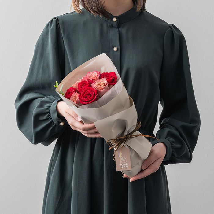 レッド・赤紫の２色のバラ８本の花束