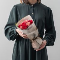 レッド・赤紫の２色のバラ８本の花束